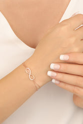 سوار فضي على شكل نصف حجر إنفينيتي