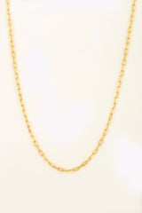 سلسلة فضية مستطيلة الشكل