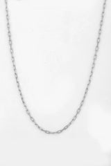 سلسلة فضية مستطيلة الشكل