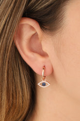 قرط فضي على شكل عين حجرية زرقاء داكنة