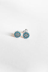 أقراط فضية من حجر الفيروز على شكل عدس