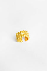 قرط غضروفي فضي سميك مع حجر أبيض