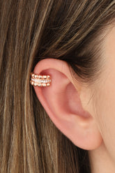 قرط غضروفي فضي سميك مع حجر أبيض