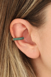 قرط غضروفي فضي من الحجر الأخضر