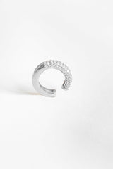 أقراط غضروف فضية شبه بيضاء اللون