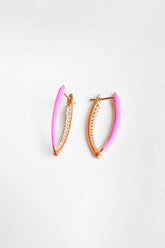 أقراط من الفضة الإسترلينية المطلية بالمينا الوردي