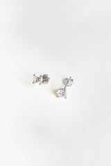 أقراط فضية بمسامير ذات حجر واحد