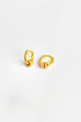 أقراط فضية مرصعة بالأحجار الكريمة