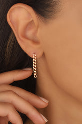 أقراط فضية من سلسلة جورميت