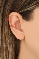 أقراط غضروفية فضية من الحجر الأبيض