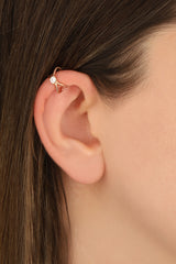 أقراط فضية من غضروف حجر واحد