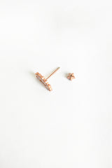 قرط غضروفي فضي من حجر الباجيت