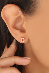 أقراط صغيرة مرصعة بالفضة الإسترلينية، قرط مُخصص مُزين بأحرف أبجدية أحادية اللون