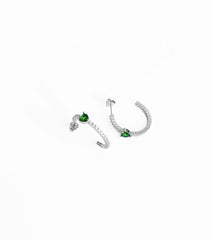 أقراط من الفضة الإسترلينية على شكل قلب نصف حلقة مع أحجار خضراء