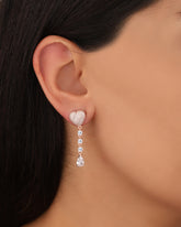 أقراط على شكل قلب مع أحجار متدلية