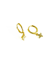 أقراط فضية متدلية على شكل زهرة الأقحوان