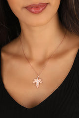 قلادة فضية من حجر الجميز