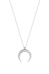 قلادة فضية على شكل هلال مقلوب