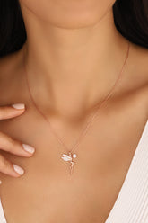 قلادة ملاك من الحجر الأبيض الفضي