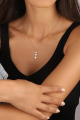 قلادة فضية عمودية بثلاثة أحجار