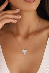 قلادة قلب من الفضة بحجر أبيض، قلادة على شكل قلب - قلادة على شكل قلب ممدود مرصع