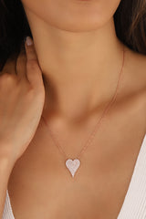 قلادة قلب من الفضة بحجر أبيض، قلادة على شكل قلب - قلادة على شكل قلب ممدود مرصع