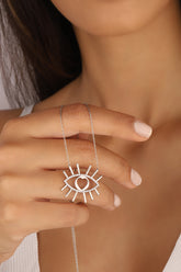 قلادة عين رع الفضية بدون حجر، قلادة عين حورس