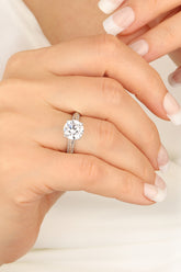 خاتم فضة مرصع بحجر سواروفسكي كبير