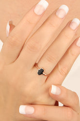 خاتم فضة مطلي بالمينا الأسود على شكل يد أم فاطمة