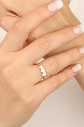 خاتم فضة مطلي بالمينا الأبيض على شكل قلب