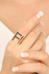 خاتم فضي من الحجر الأسود على شكل حرف F