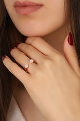 خاتم فضي برأس سداسي مرصع بالأحجار الكريمة