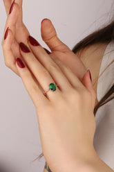 خاتم فضة بحجر طبيعي باللون الأخضر