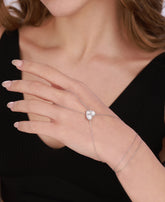 سوار شاهميران فضي على شكل قلب مع أحجار كبيرة متدلية