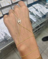 سوار شاهيران بسلسلة يد فضية مرصع بحجر عين أبيض لامع