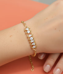 Gold-Plated Bracelet with Dynamic Stone – Modern Fashion Jewelry