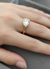 Elegant Sterling Silver Zircon Ring – White Sparkling Stone