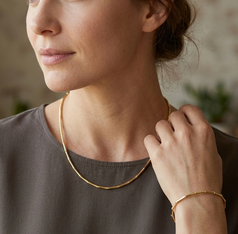 Architecture Meets Elegance – Plain Gold Tube Bar Necklace and Bracelet Set, Minimalist Quiet Luxury Everyday Fine Jewelry Gift