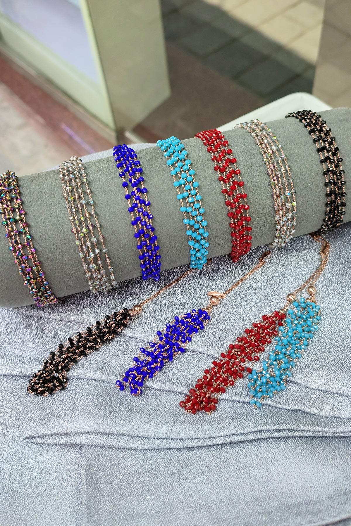 سوار فضي متعدد الأحجار السوداء