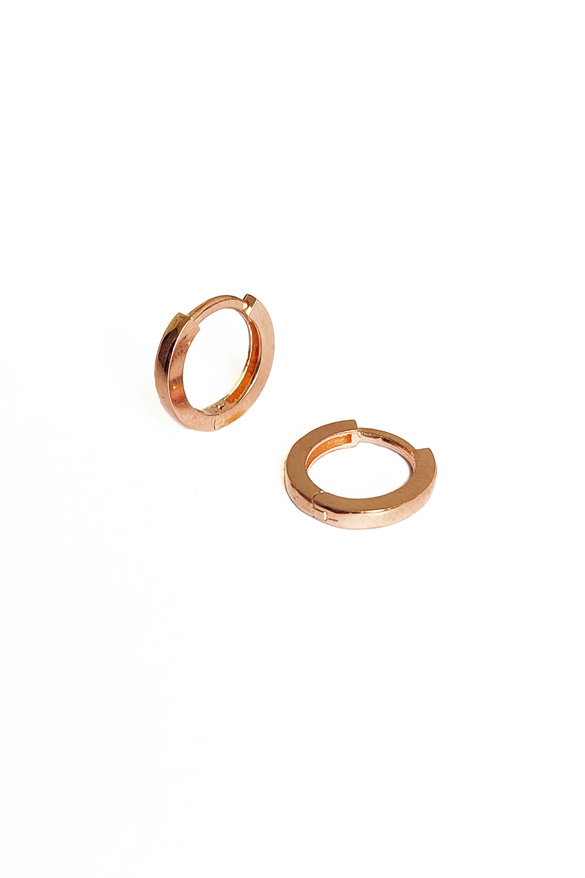 Minimal Small Hoop Earrings in Sterling Silver – No Stone Huggies