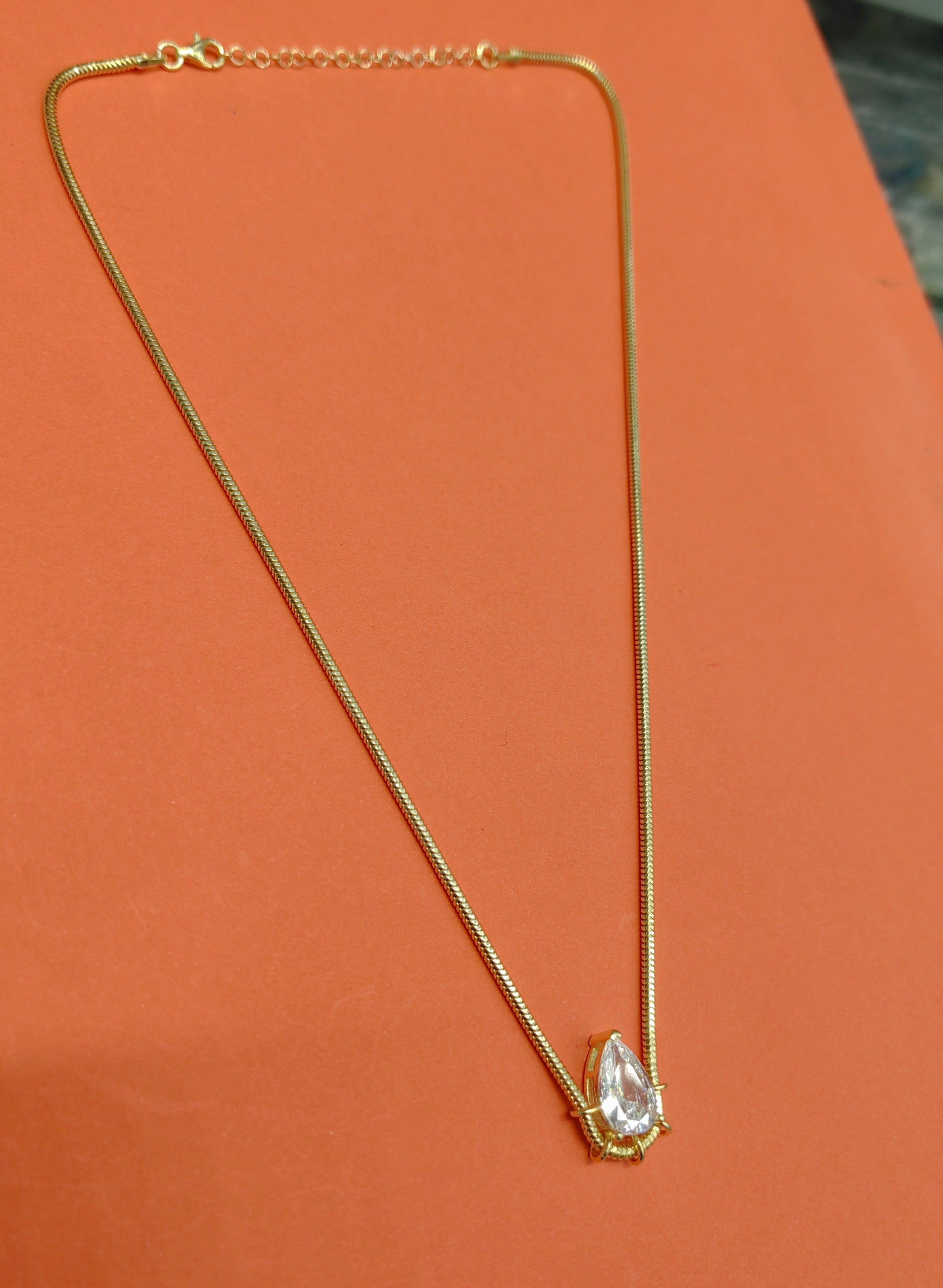 Silver Solitaire Stone Necklace – Classic Minimal Pendant Jewelry