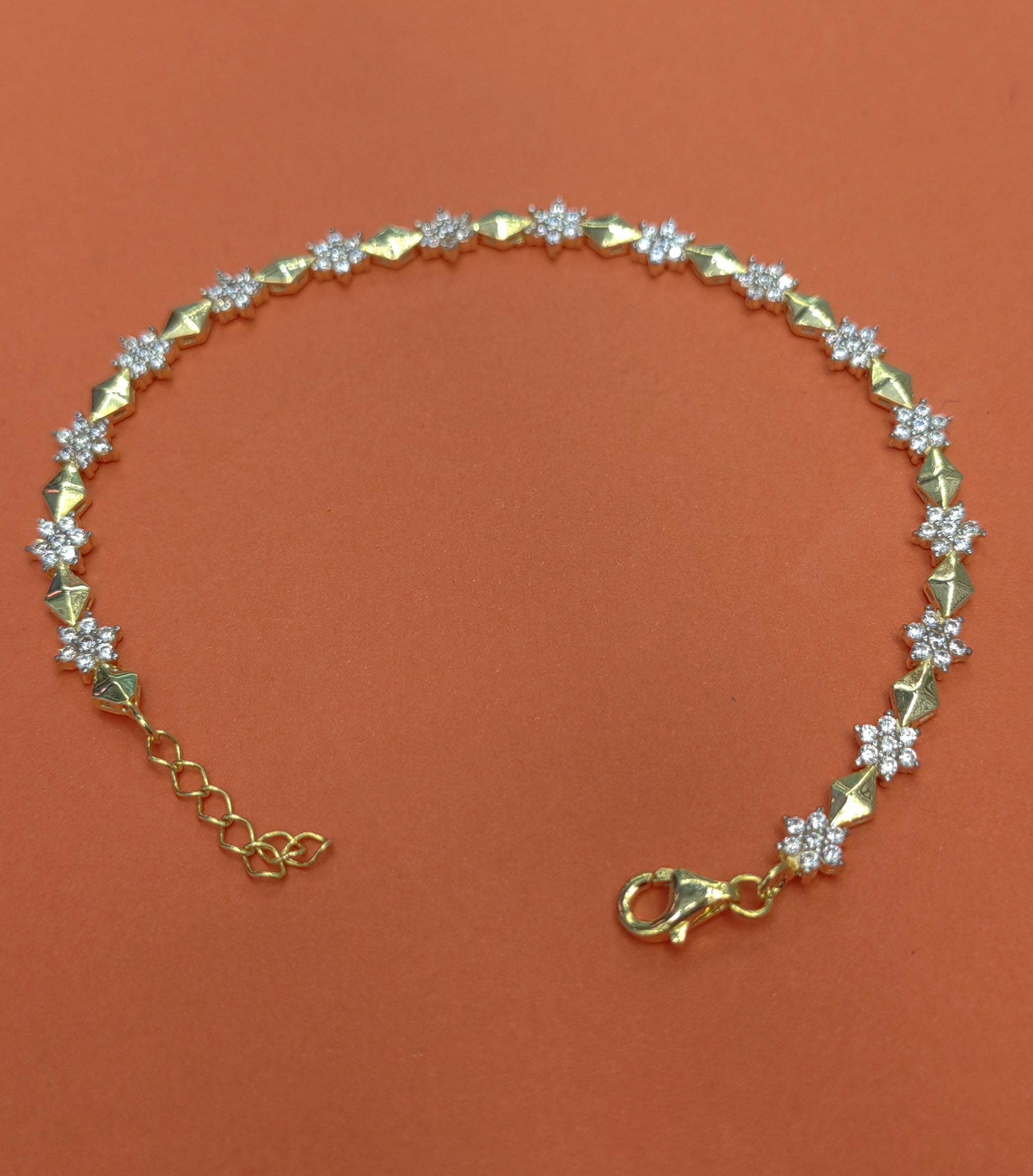 925 Silver Flower Design Bracelet – Chic Everyday Jewelry for Her