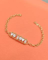Gold-Plated Bracelet with Dynamic Stone – Modern Fashion Jewelry