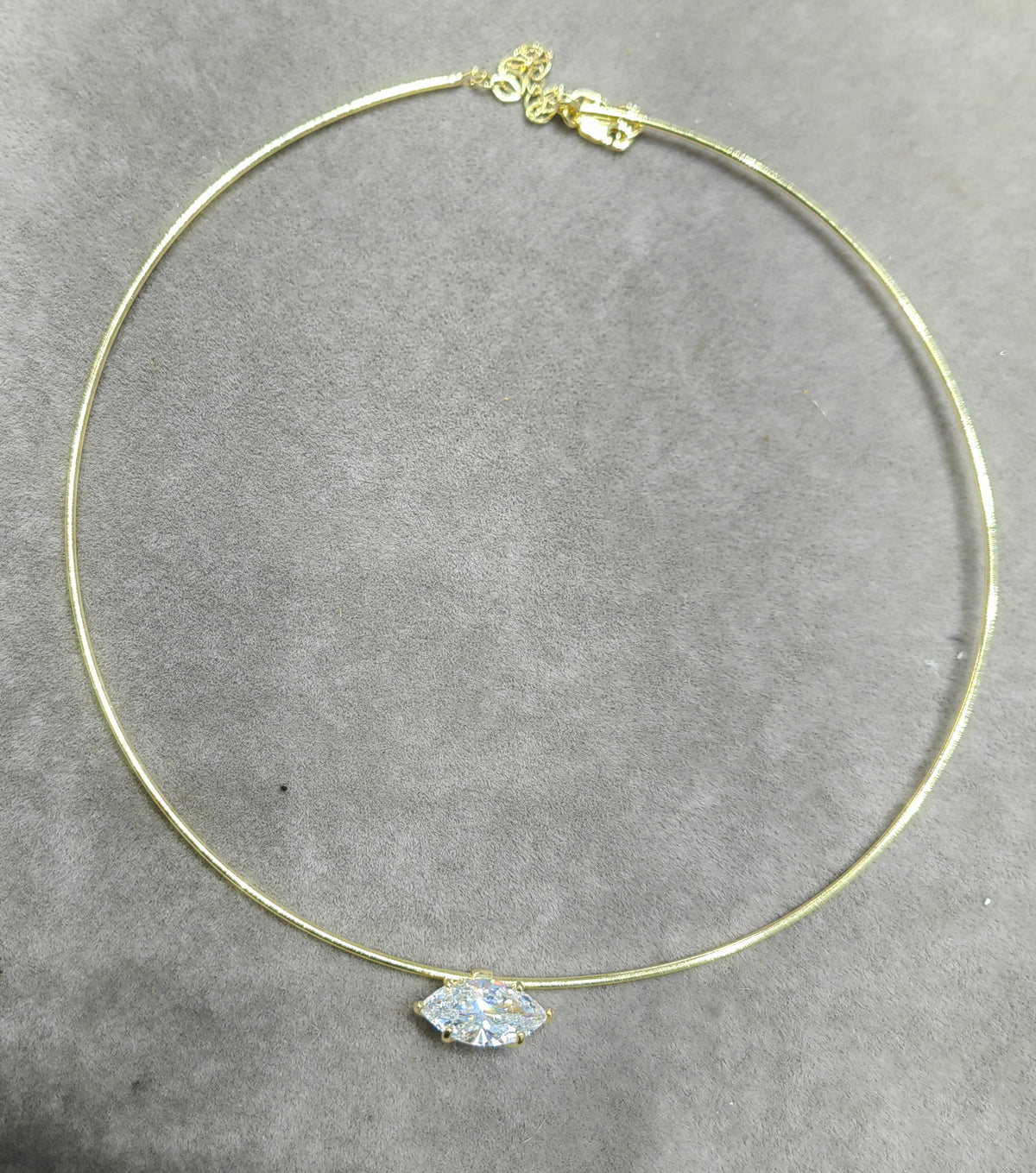 Silver Solitaire Choker Necklace – Dainty Modern Cuff Jewelry