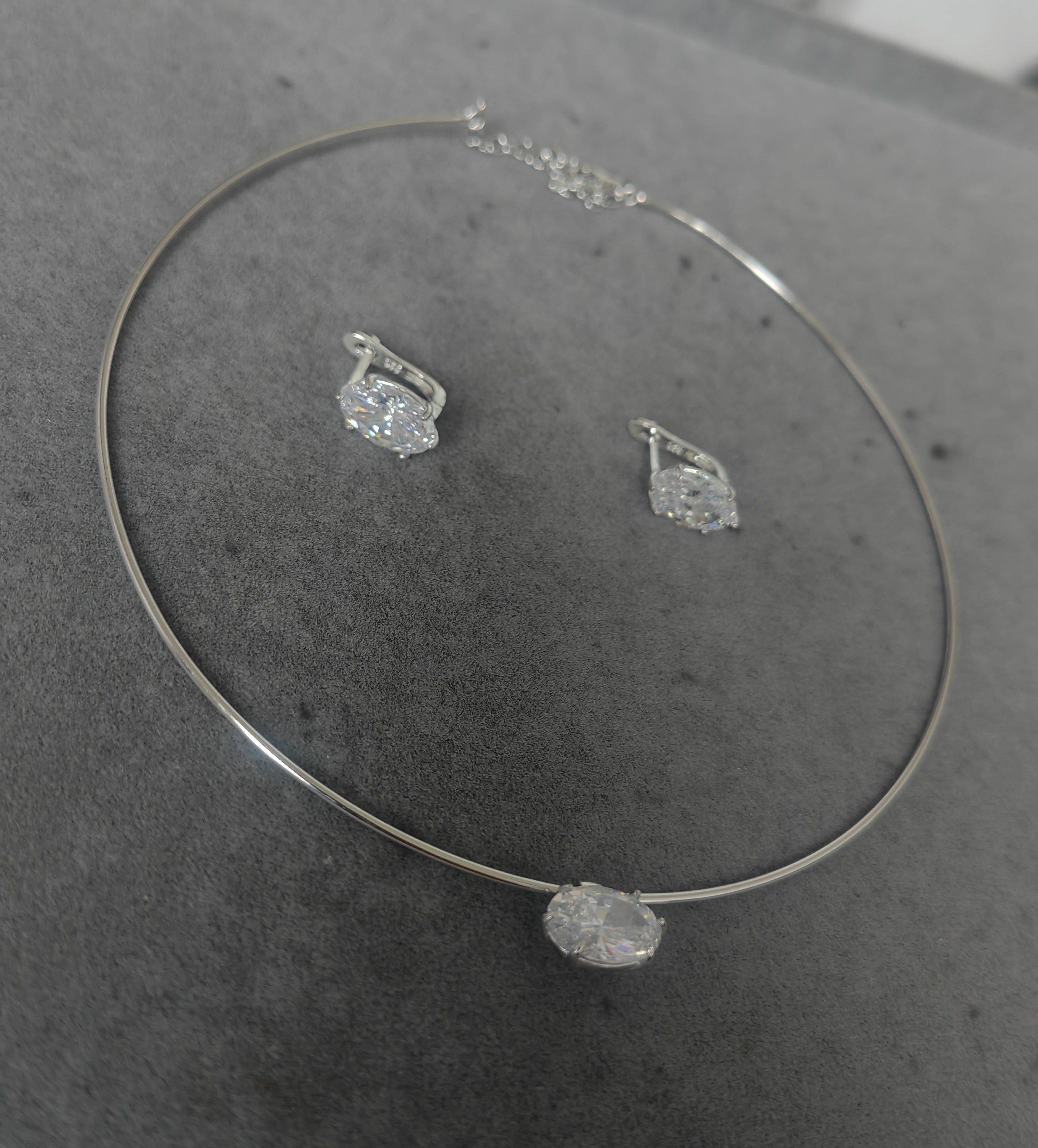 Dainty Cubic Zirconia Choker & Stud Earrings Set