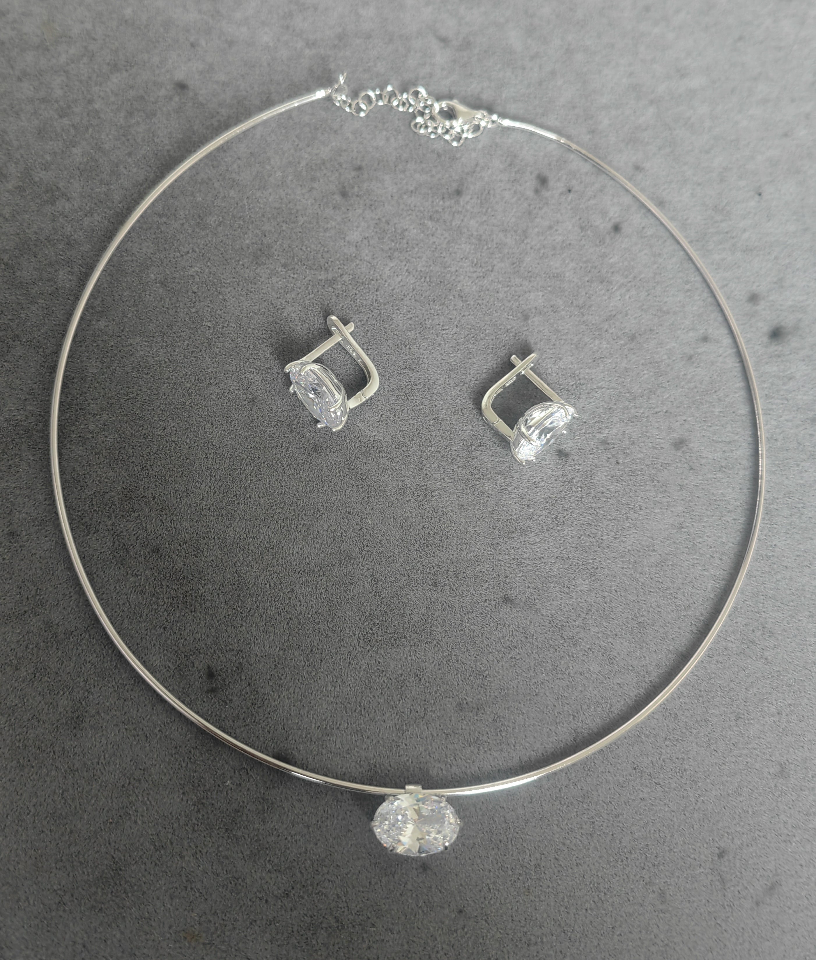 Dainty Cubic Zirconia Choker & Stud Earrings Set