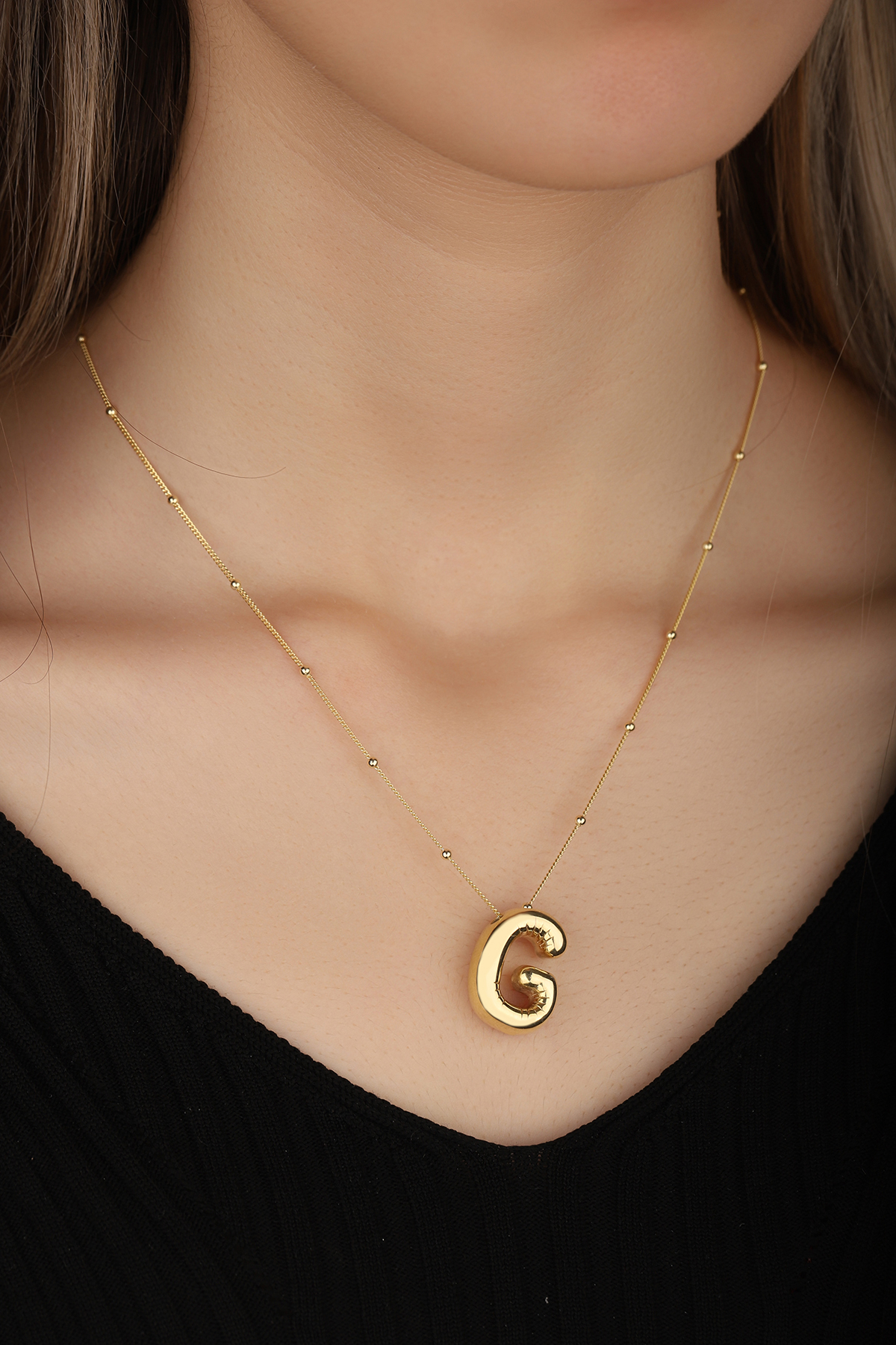 Amazon.com: Maison Irem Women's Balloon Initial Letter Necklace, L, Gold,  One Size: Clothing, Shoes & Jewelry
